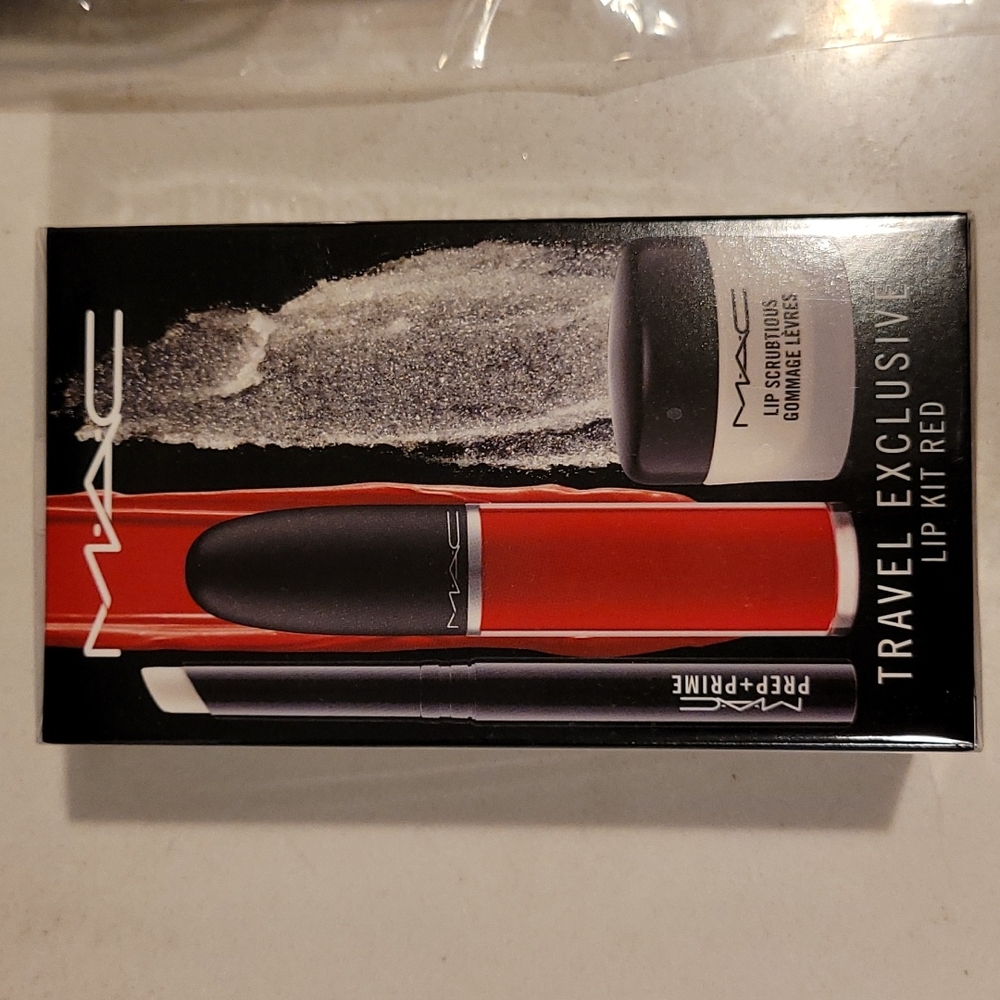 MAC Travel exclusive lip kit red